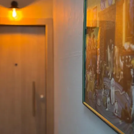 Bright & Stylish In The Centre *